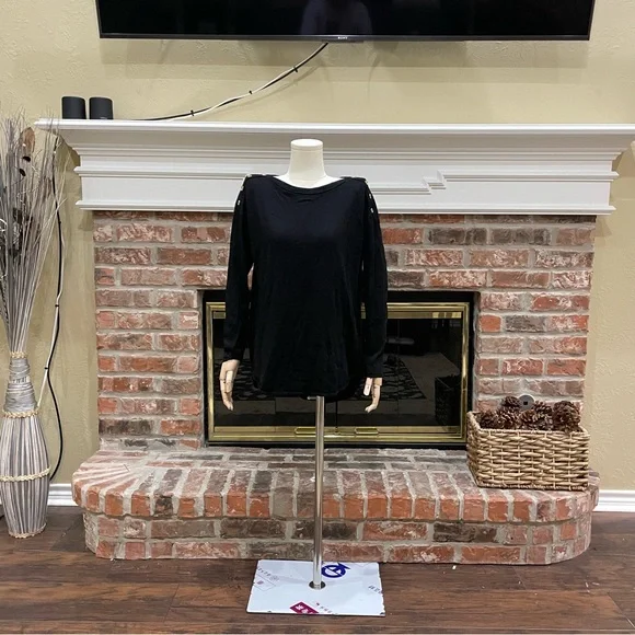 MICHAEL Michael Kors black top w/shoulder buttons/ M/Excellent condition - Picture 6 of 10
